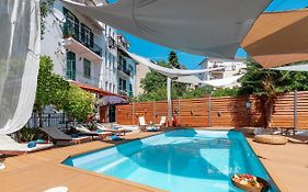 Evala Luxury Rooms With Pool And Garden