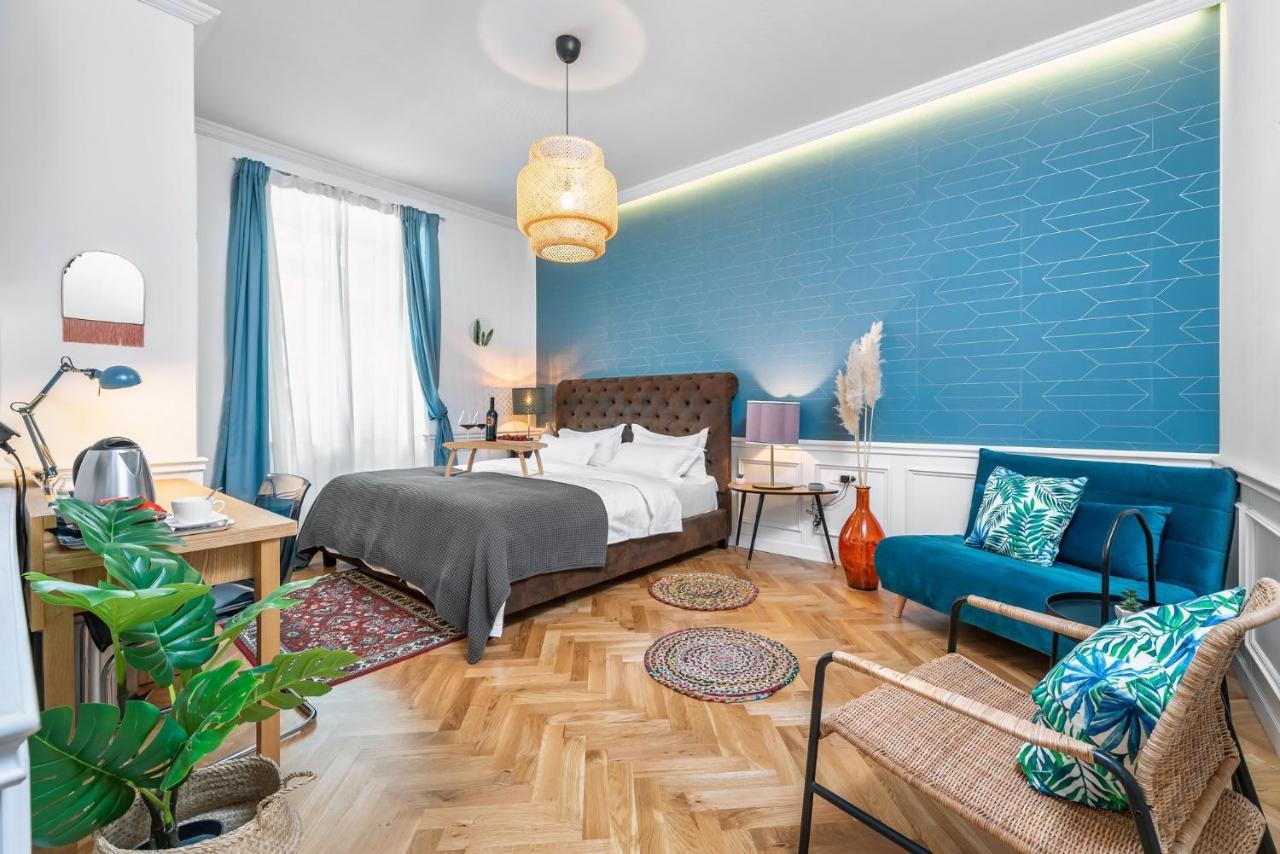 Evala Luxury Rooms With Pool And Garden Split Exterior photo