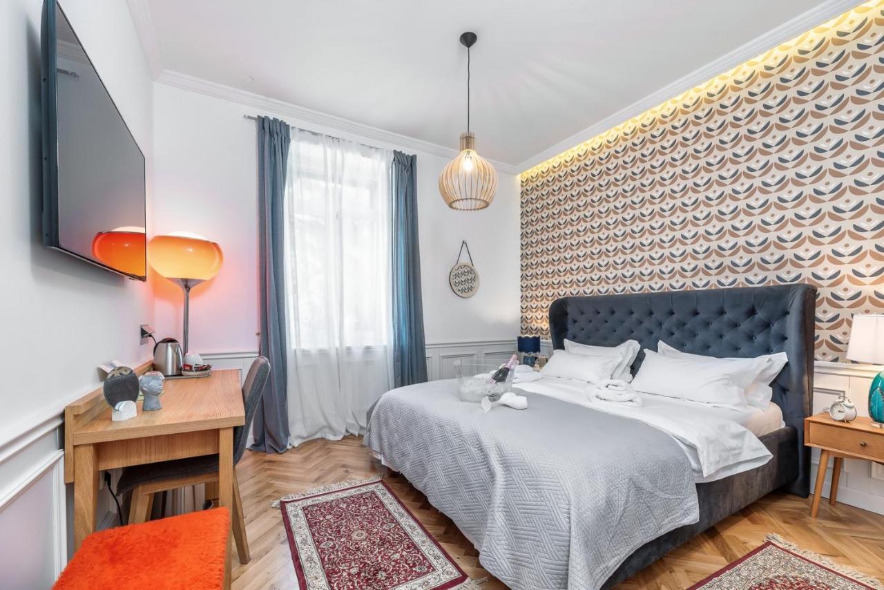 Evala Luxury Rooms With Pool And Garden Split Exterior photo