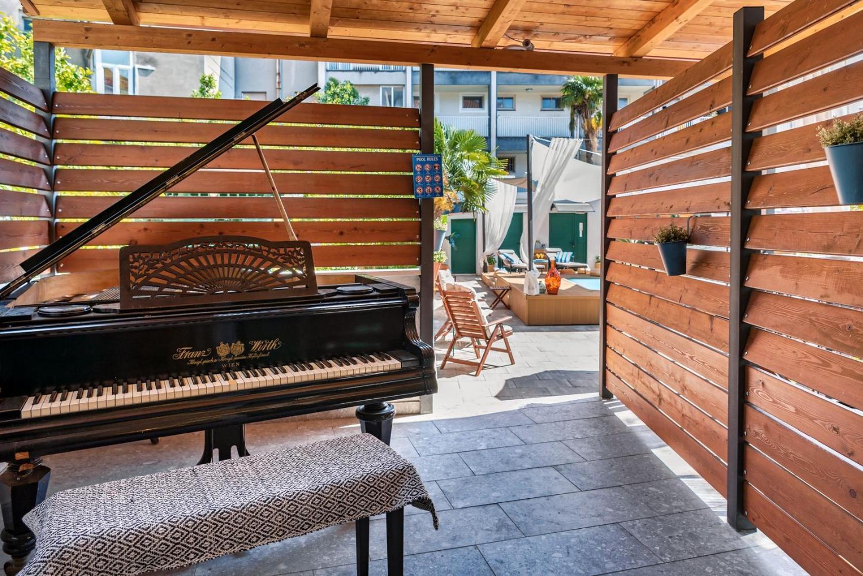 Evala Luxury Rooms With Pool And Garden Split Exterior photo