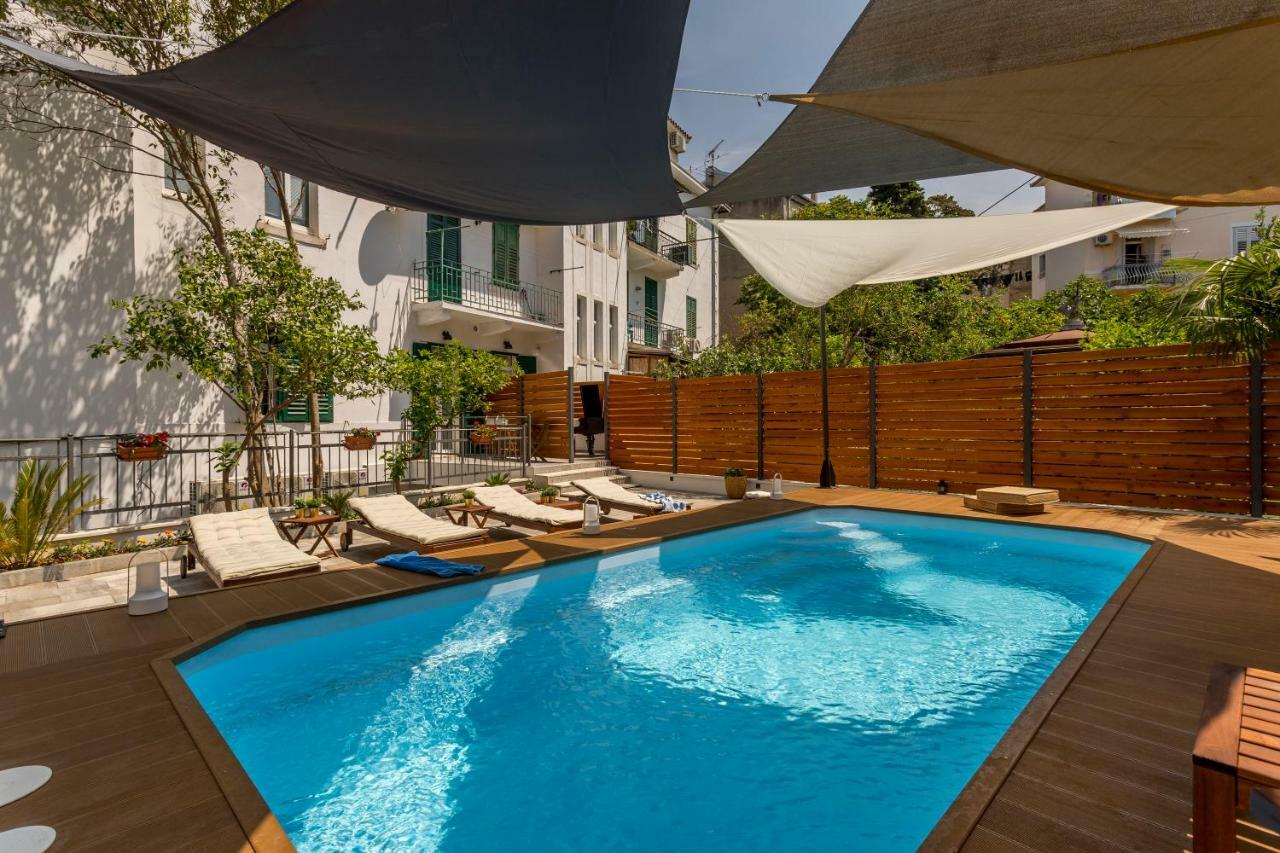 Evala Luxury Rooms With Pool And Garden Split Exterior photo